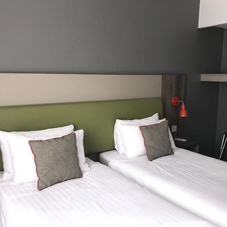 Epping Forest Hotel Woodford Exteriör bild