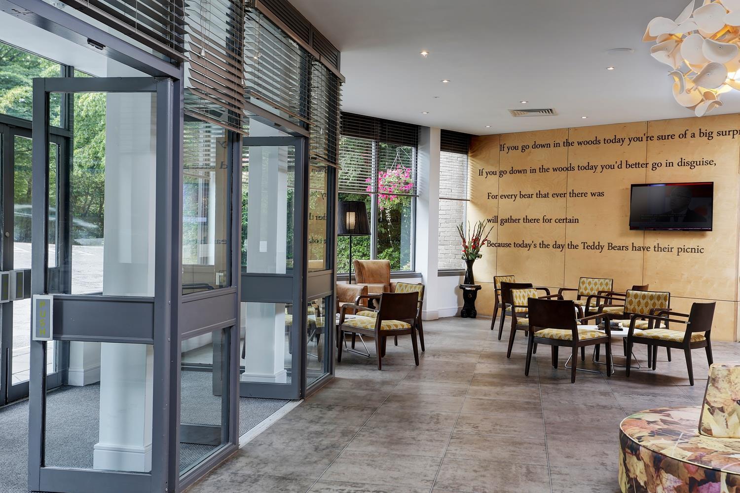 Epping Forest Hotel Woodford Exteriör bild