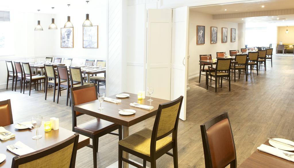Epping Forest Hotel Woodford Exteriör bild