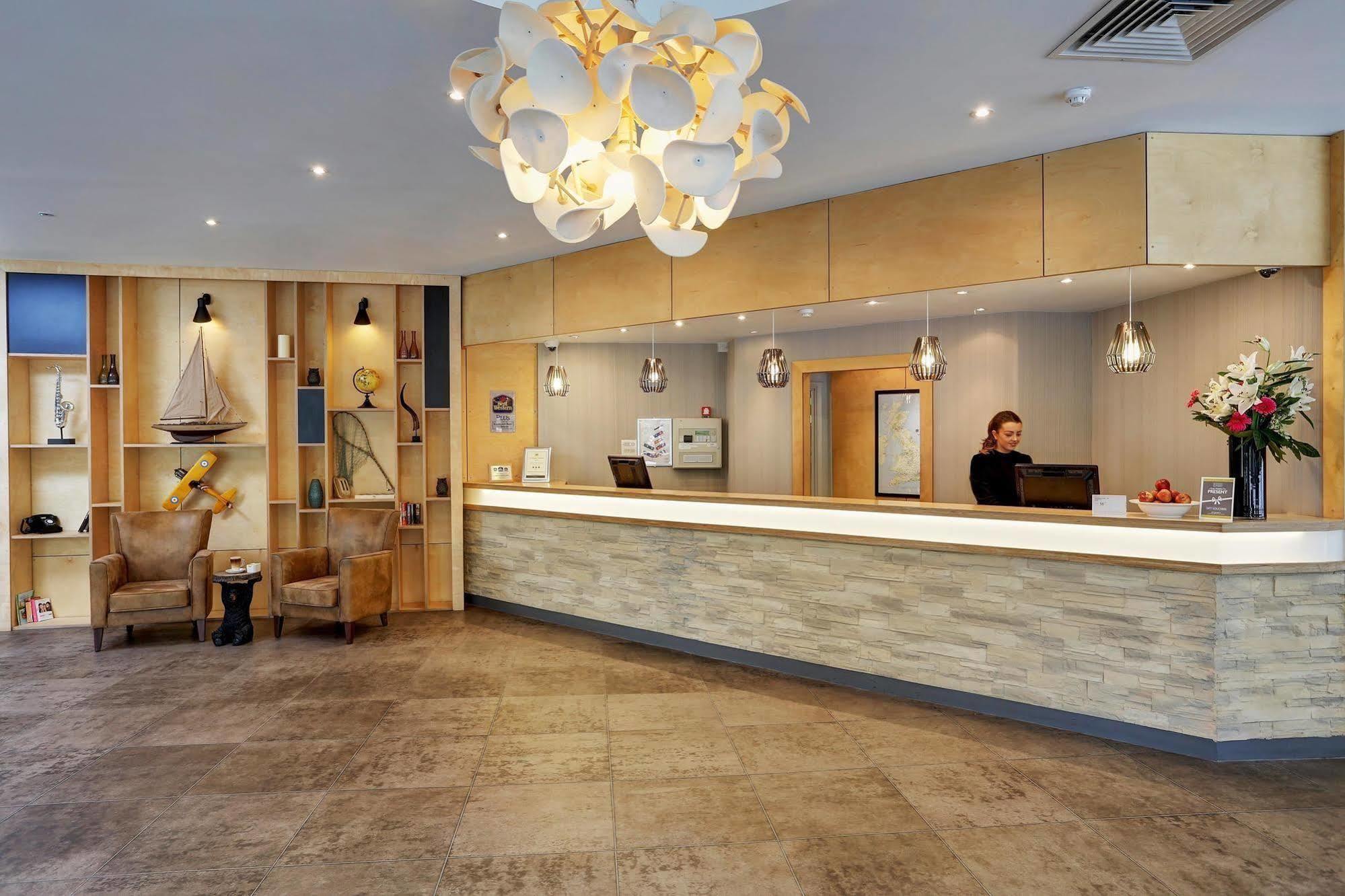 Epping Forest Hotel Woodford Exteriör bild