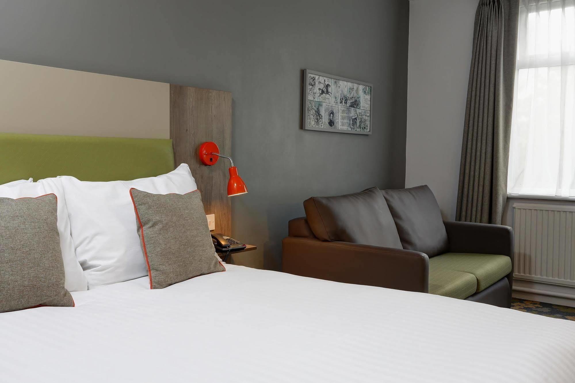 Epping Forest Hotel Woodford Exteriör bild