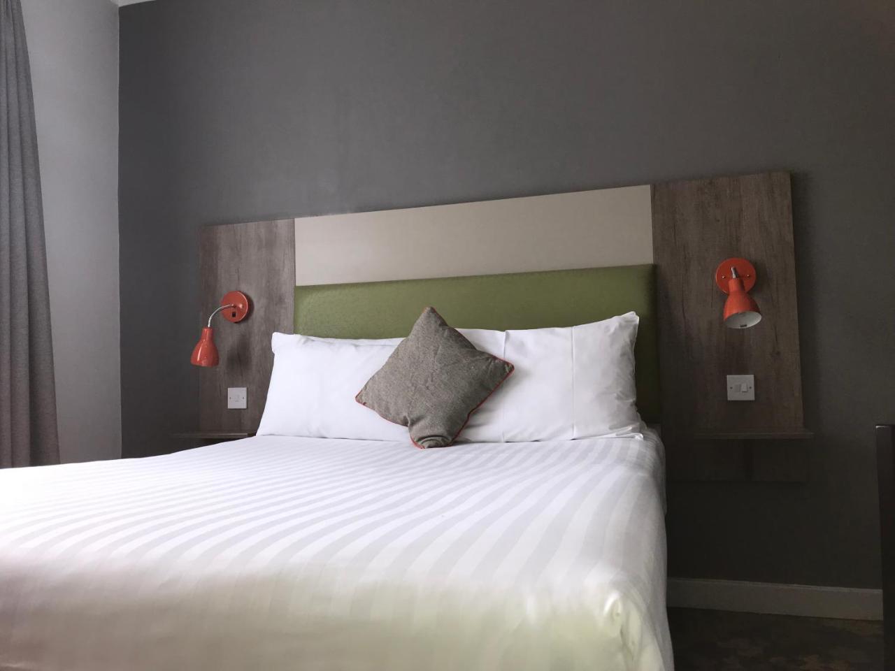 Epping Forest Hotel Woodford Exteriör bild